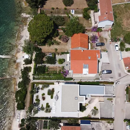Seaside Garden Vila *