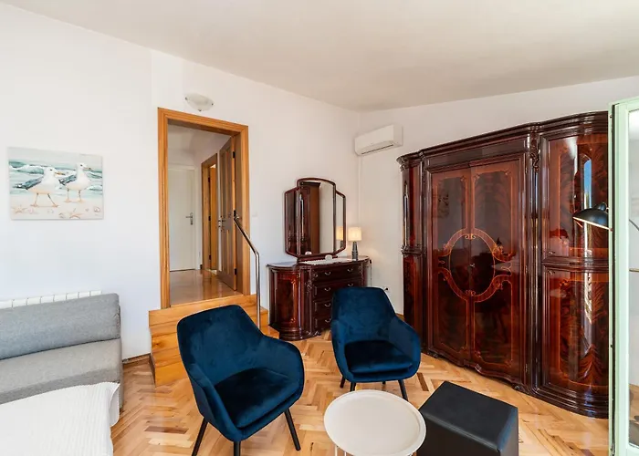 Seaside Garden Kozino